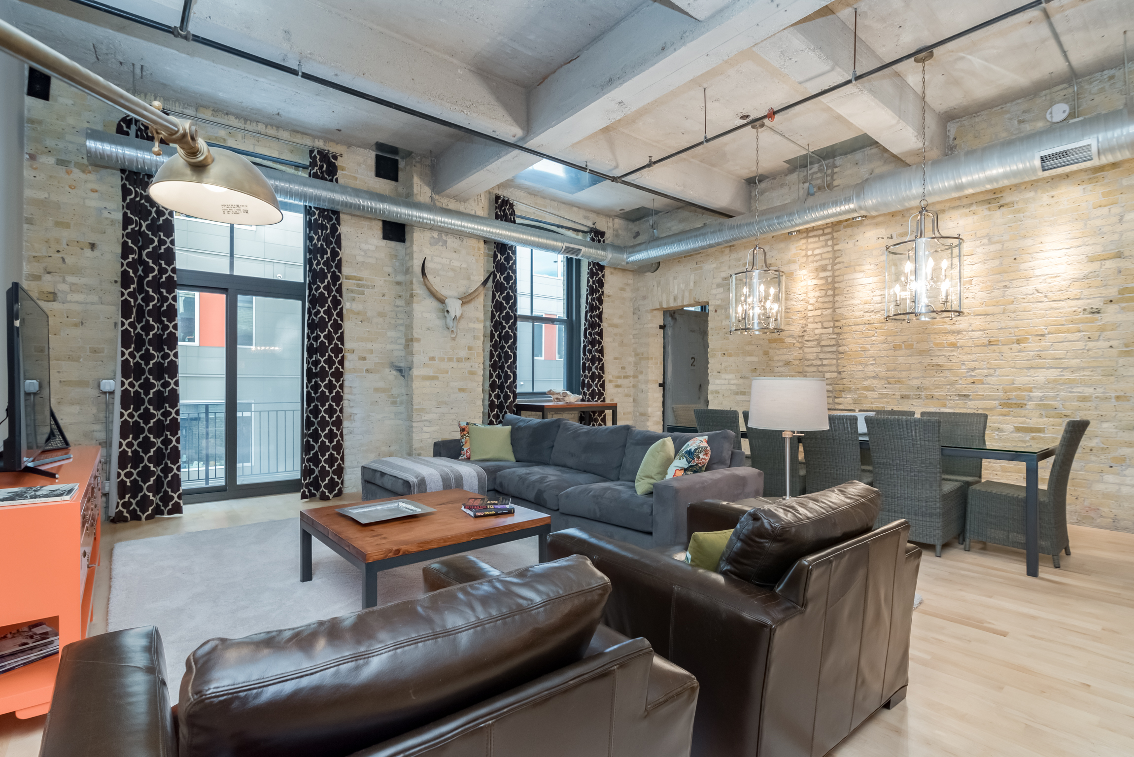 239 East Chicago St-9.JPG