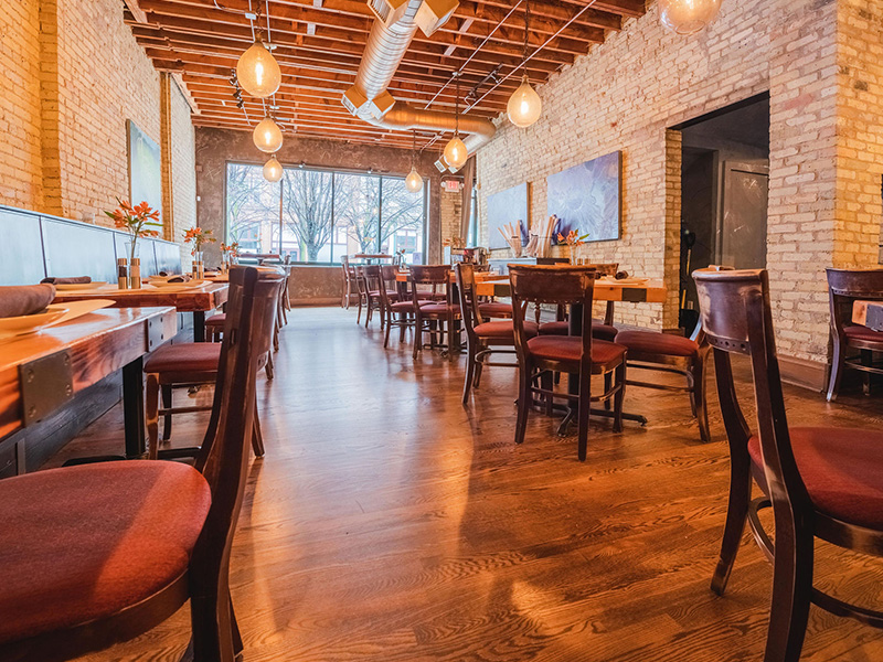 Onesto Main Dining